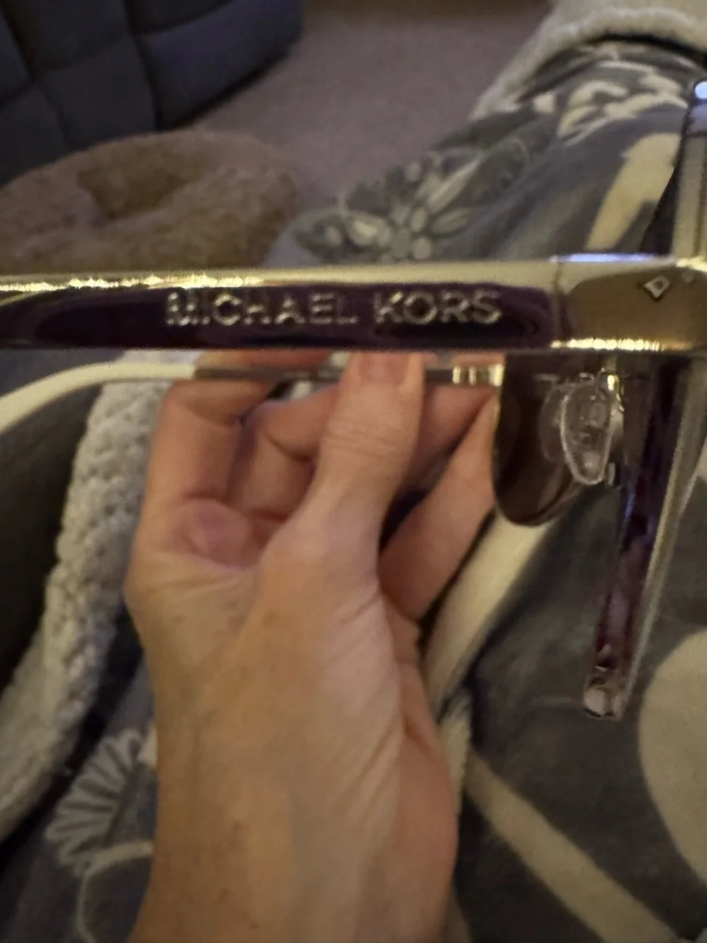 EUC Michael Kors Women's Chelsea aviator sunglasses (model MK5004)